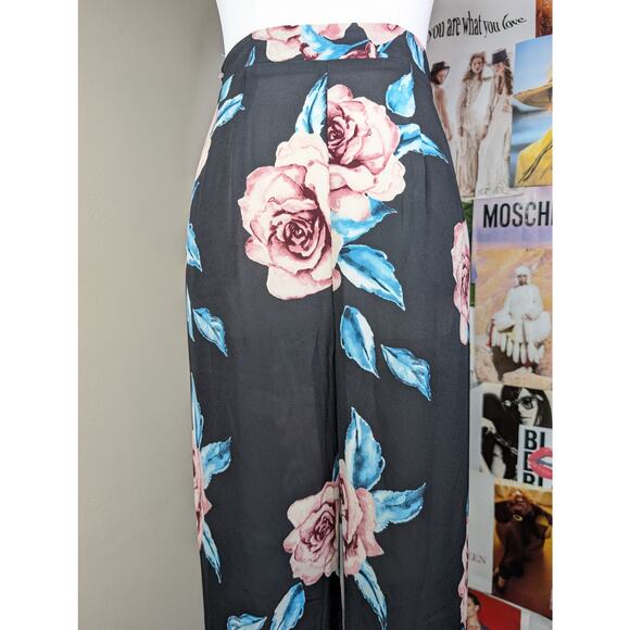 Show me your Mumu Floral Pants - Picture 2 of 6
